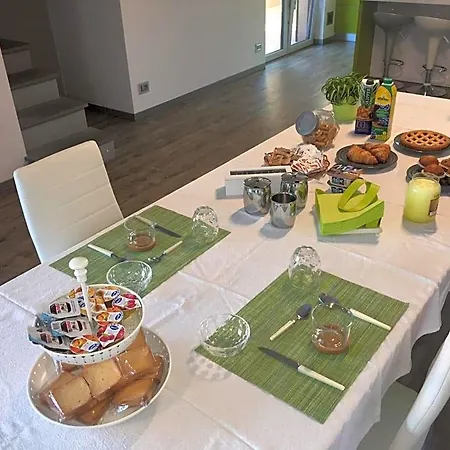 Arcobaleno Nocleg ze śniadaniem Longone al Segrino