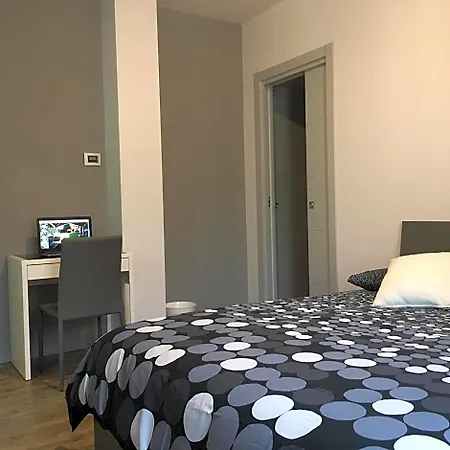 Arcobaleno Nocleg ze śniadaniem Longone al Segrino