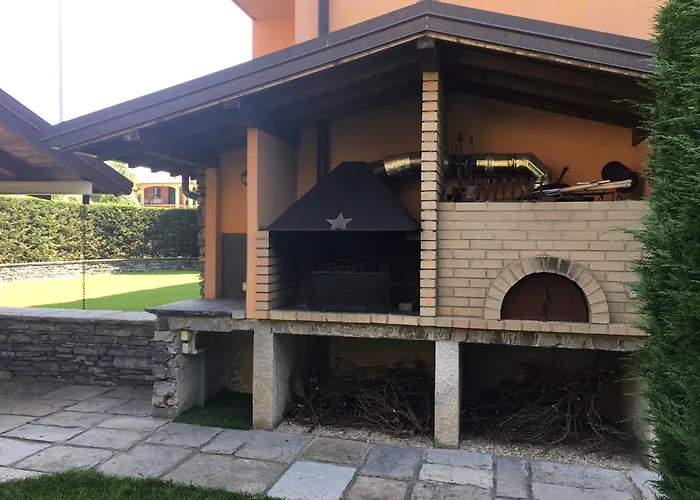 ベッド・アンド・ブレックファスト Arcobaleno Longone al Segrino